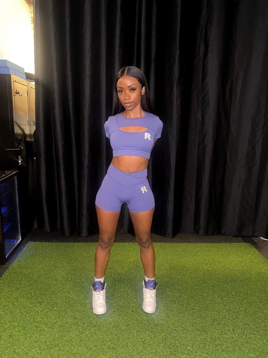 Shortiie Raw, indigo set, turf